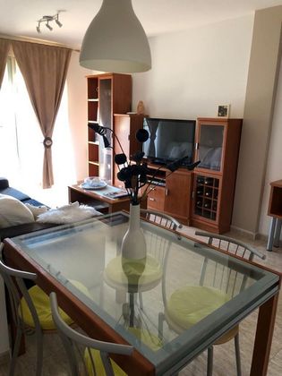 Foto 2 de Piso en venta en calle Alberedes del Garbí de 2 habitaciones con terraza y piscina