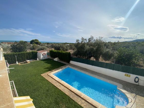 Foto 1 de Pis en venda a Centro - Alcanar de 3 habitacions amb terrassa i piscina