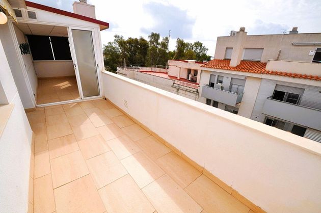 Foto 1 de Àtic en venda a Centre - Sant Carles de la Ràpita de 3 habitacions amb terrassa i aire acondicionat