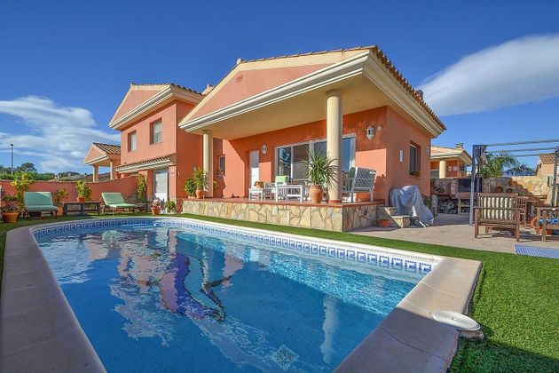 Foto 1 de Xalet en venda a Deltebre de 4 habitacions amb terrassa i piscina