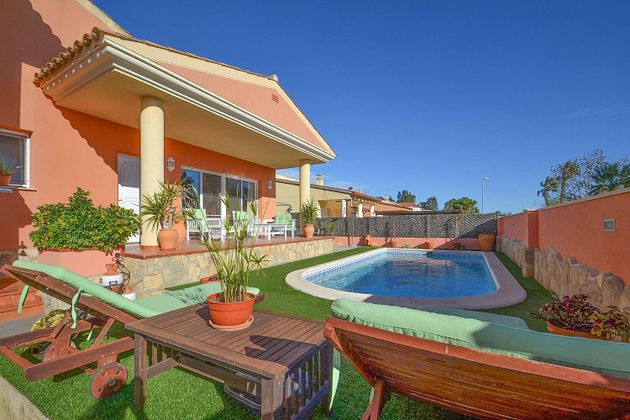 Foto 2 de Xalet en venda a Deltebre de 4 habitacions amb terrassa i piscina
