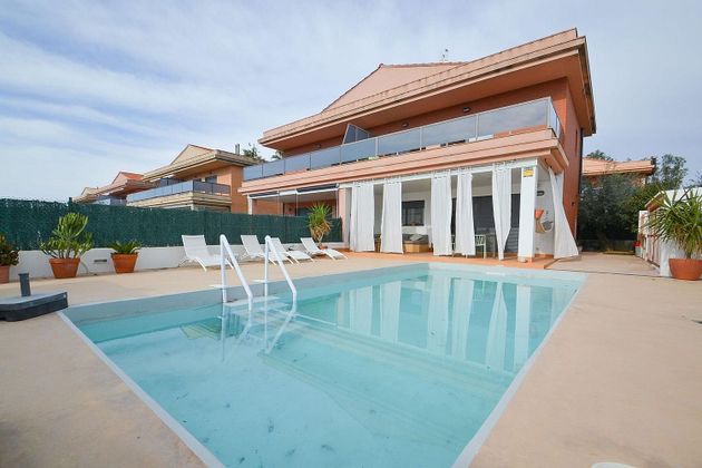 Foto 1 de Chalet en venta en Ampolla, l´ de 3 habitaciones con terraza y piscina