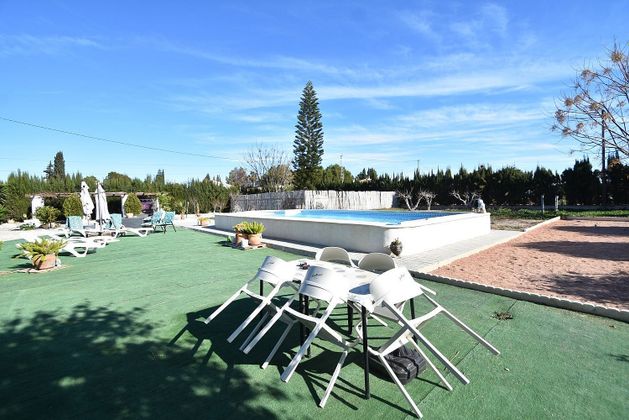 Foto 2 de Casa en venta en Dolores de 6 habitaciones con terraza y piscina