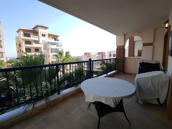 Foto 2 de Venta de piso en Urbanizaciones de 3 habitaciones con terraza y piscina