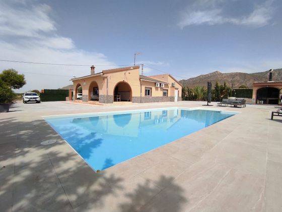 Foto 1 de Casa rural en venta en Albatera de 4 habitaciones con terraza y piscina
