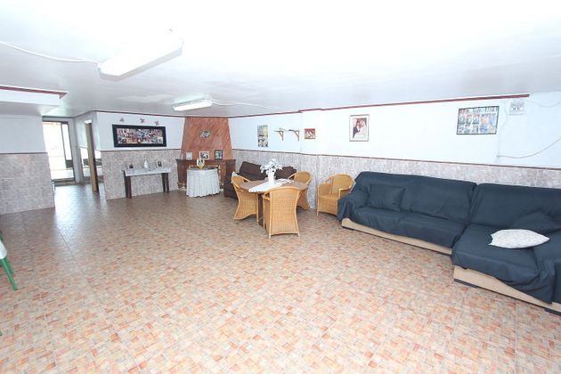 Foto 2 de Casa adosada en venta en Dolores de 6 habitaciones con terraza y garaje