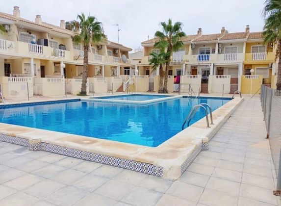 Foto 1 de Venta de casa en Urbanizaciones de 2 habitaciones con terraza y piscina