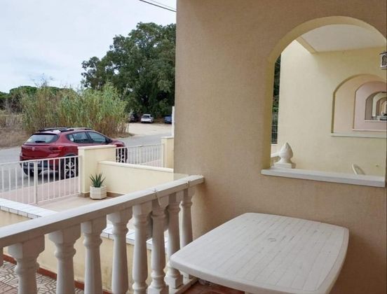 Foto 2 de Casa en venda a Urbanizaciones de 2 habitacions amb terrassa i piscina