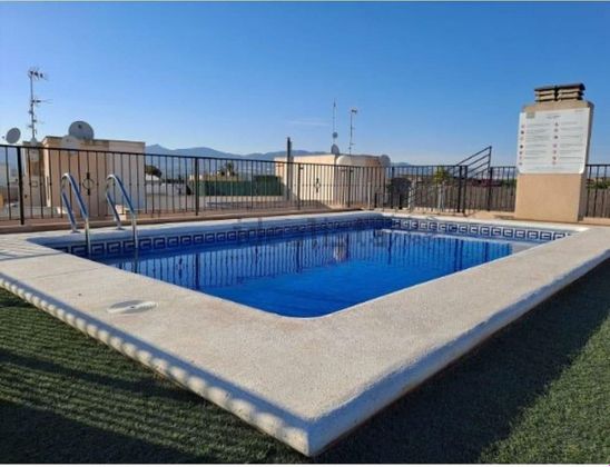 Foto 1 de Pis en venda a Albatera de 2 habitacions amb terrassa i piscina