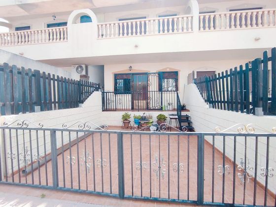 Foto 1 de Casa en venta en Daya Nueva de 2 habitaciones con terraza y piscina