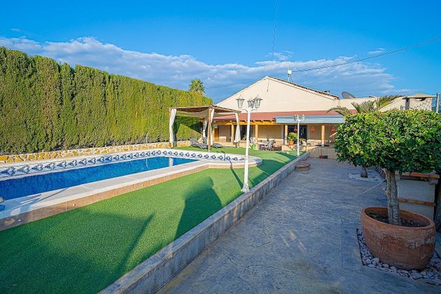 Foto 1 de Venta de casa rural en Formentera del Segura de 4 habitaciones con terraza y piscina