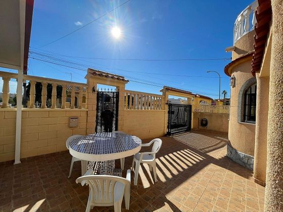 Foto 2 de Chalet en venta en San Fulgencio de 5 habitaciones con terraza y garaje