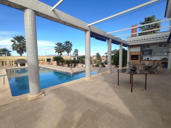 Foto 2 de Chalet en venta en San Fulgencio de 6 habitaciones con terraza y piscina
