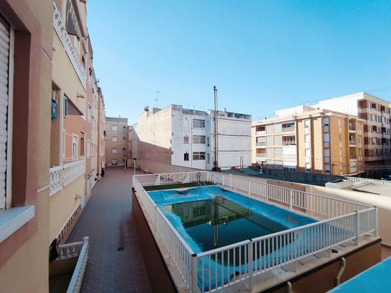 Foto 2 de Pis en venda a Las Viñas de 2 habitacions amb terrassa i piscina