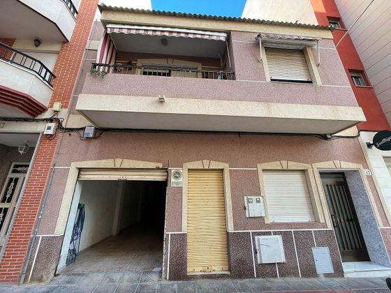 Foto 1 de Casa en venda a calle Les Vinyes de 5 habitacions amb terrassa i garatge