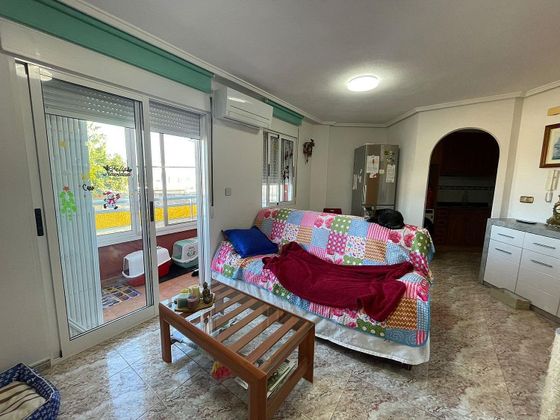 Foto 2 de Venta de piso en calle Pedro García Roca de 2 habitaciones con terraza y piscina