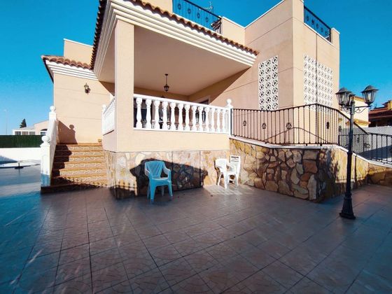 Foto 2 de Chalet en venta en San Fulgencio de 5 habitaciones con terraza y piscina