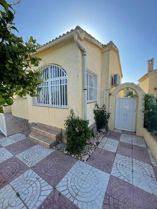 Foto 2 de Xalet en venda a San Fulgencio de 2 habitacions amb terrassa i piscina