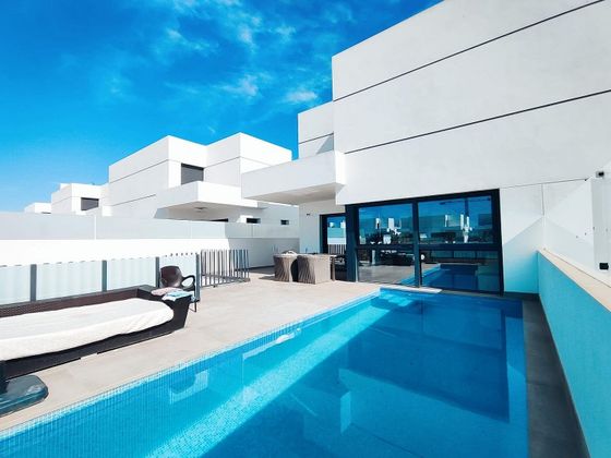 Foto 1 de Casa en venta en Dolores de 3 habitaciones con terraza y piscina