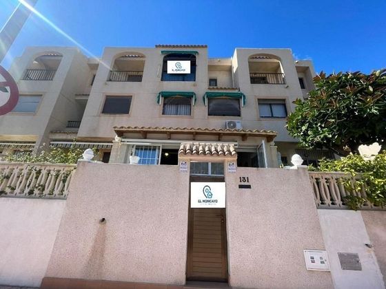 Foto 2 de Casa adossada en venda a avenida De Cervantes de 4 habitacions amb terrassa i piscina