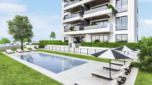 Foto 2 de Pis en venda a Puerto Deportivo de 2 habitacions amb terrassa i piscina