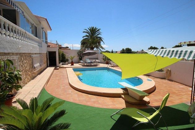 Foto 1 de Chalet en venta en Nucia (la) de 5 habitaciones con terraza y piscina
