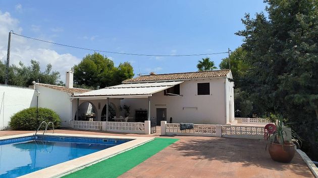 Foto 1 de Xalet en venda a Villajoyosa ciudad de 4 habitacions amb terrassa i piscina