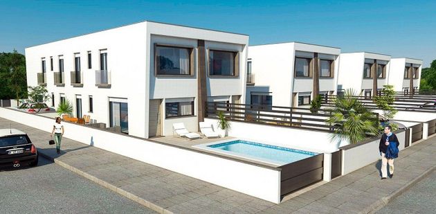 Foto 1 de Casa adosada en venta en Gran Alacant de 2 habitaciones con terraza y piscina