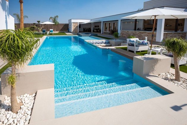 Foto 2 de Chalet en venta en Avileses de 4 habitaciones con terraza y piscina