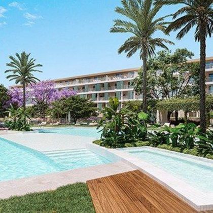 Foto 2 de Pis en venda a El Puerto de 4 habitacions amb terrassa i piscina