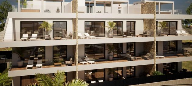 Foto 1 de Ático en venta en Cala de Finestrat de 2 habitaciones con terraza y piscina