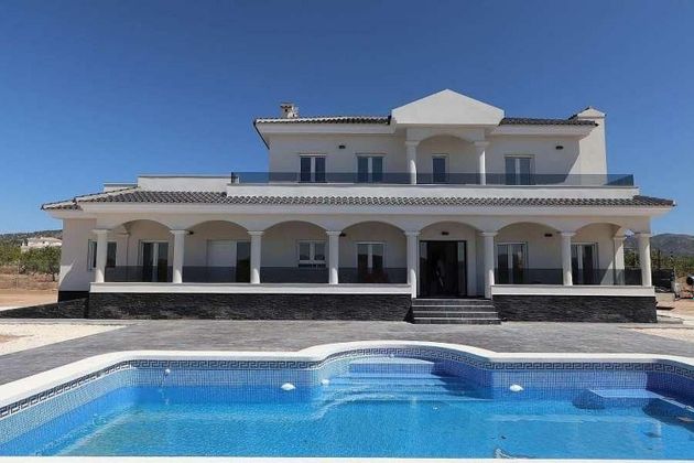 Foto 1 de Venta de chalet en Pinós de 5 habitaciones con terraza y piscina