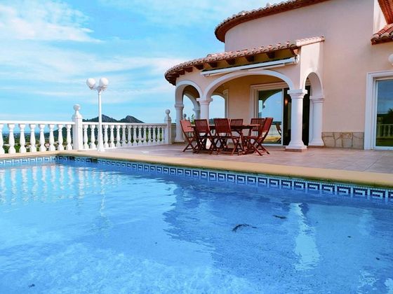 Foto 1 de Venta de chalet en Pedreguer de 6 habitaciones con terraza y piscina