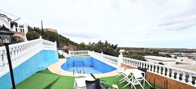 Foto 1 de Chalet en venta en Corbera de 3 habitaciones con terraza y piscina