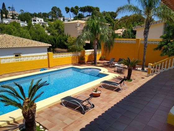 Foto 1 de Venta de chalet en El Montgó de 6 habitaciones con terraza y piscina