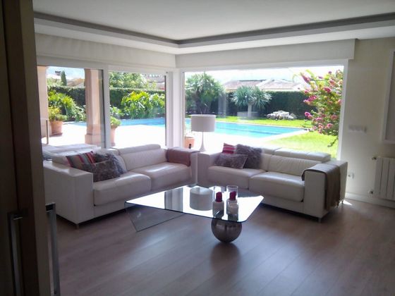 Foto 1 de Venta de chalet en Alfaz del Pi Pueblo-Urbanizaciones de 6 habitaciones con terraza y piscina