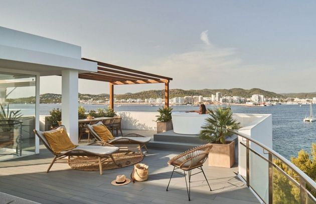 Foto 2 de Àtic en venda a calle Guipúzcoa de 3 habitacions amb terrassa i piscina