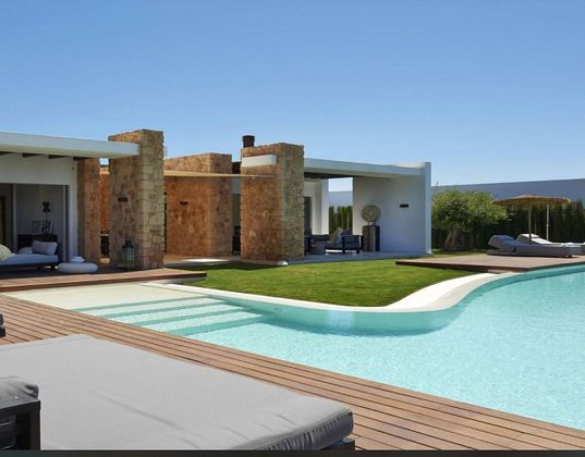 Foto 1 de Xalet en venda a calle Cala Conta de 4 habitacions amb terrassa i piscina