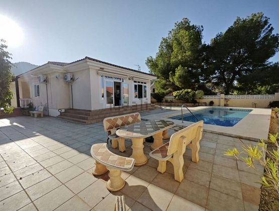Foto 2 de Venta de chalet en avenida Marsella de 4 habitaciones con terraza y piscina