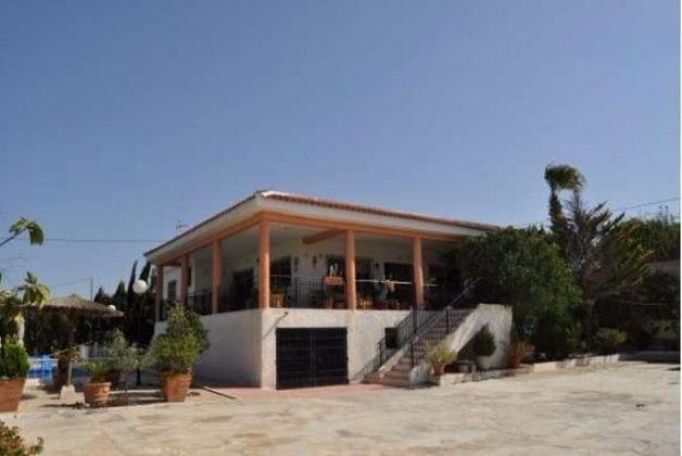 Foto 1 de Xalet en venda a Jacarilla de 4 habitacions amb piscina i garatge