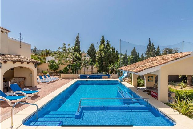 Foto 1 de Casa en venta en Partides comunes - Adsubia de 10 habitaciones con terraza y piscina