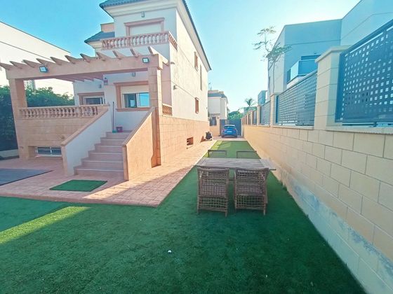 Foto 2 de Venta de casa en San Juan de Alicante/Sant Joan d´Alacant de 3 habitaciones con terraza y piscina