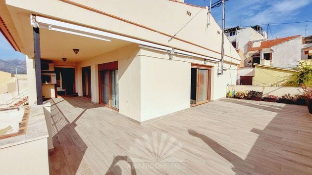 Foto 2 de Venta de casa adosada en calle Del Nord de 6 habitaciones con terraza y garaje