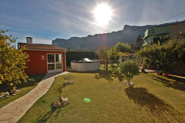 Foto 2 de Venta de chalet en Vall de Gallinera de 4 habitaciones con terraza y piscina