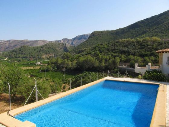Foto 1 de Xalet en venda a Adsubia de 4 habitacions amb terrassa i piscina