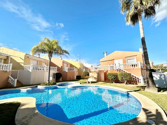 Foto 2 de Casa en venta en Oliva pueblo de 4 habitaciones con terraza y piscina