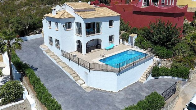Foto 1 de Xalet en venda a Adsubia de 4 habitacions amb terrassa i piscina