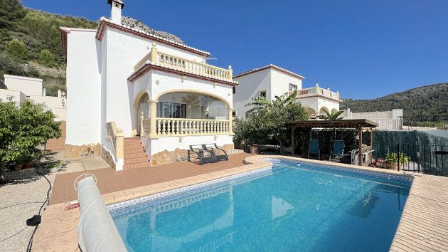 Foto 1 de Xalet en venda a Sagra de 3 habitacions amb terrassa i piscina