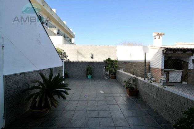 Foto 1 de Venta de casa adosada en Pego de 3 habitaciones con terraza y garaje