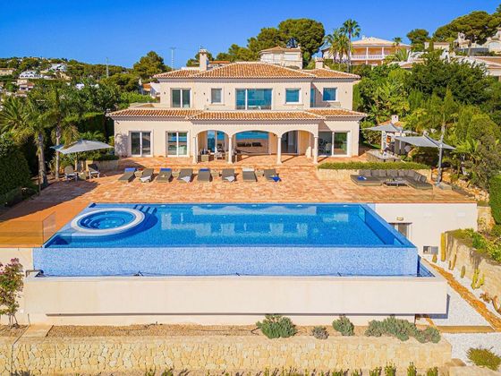 Foto 1 de Xalet en venda a El Portet - Pla de Mar de 6 habitacions amb terrassa i piscina